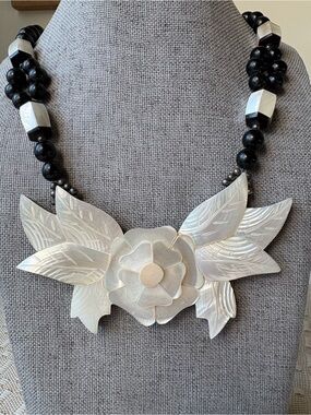 Vintage Lee Sands Mother of Pearl Carved Flower Black Bead Statement Boho Resort